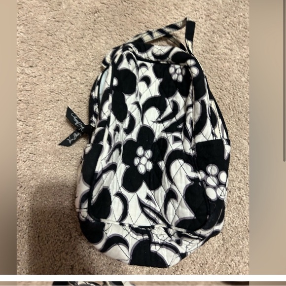 Bundle Vera Bradley black and white retired pattern backpack with lunch box - Picture 5 of 6